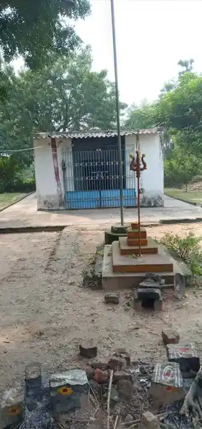 Arulmigu Ponniamman Temple, Near Tank, Periyasoliampakkam - 601201 அருள்மிகு பொன்னியம்மன் திருக்கோயில், Near Tank, பெரியசோழியம்பாக்கம் - 601201, Tiruvallur - Ancient Temple Architecture and History Image 2