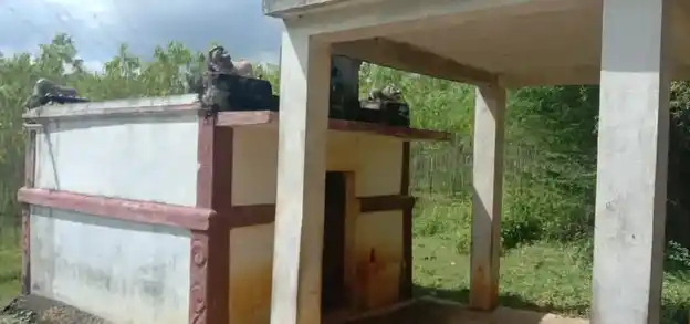 Arulmigu Ponniamman Temple, Out Side The Village, Mylapure - 602001 அருள்மிகு பொன்னியம்மன் திருக்கோயில், Out Side The Village, Mylapure - 602001, Tiruvallur - Ancient Temple Architecture and History Image 2