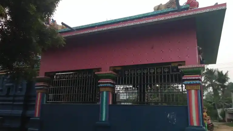 Arulmigu Ponniamman Temple, Out Side The Village, Thamaraipakkam - 602204 அருள்மிகு பொன்னிய்மமன் திருக்கோயில், தாமரைப்பாக்கம், Thamaraipakkam - 602204, Tiruvallur - Ancient Temple Architecture and History Image 4