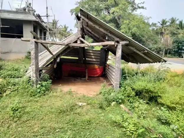 Arulmigu Ponniamman Temple, Periya Karadiur - 635306 அருள்மிகு பொன்னியம்மன் திருக்கோயில், பெரியகரடியூர் - 635306, Krishnagiri - Ancient Temple Architecture and History Image 2