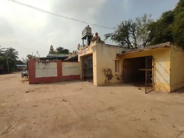 Arulmigu Ponniyamman Temple, Anpoondi - 632114 அருள்மிகு பொன்னியம்மன் திருக்கோயில், அன்பூண்டி - 632114, Vellore - Ancient Temple Architecture and History Image 5