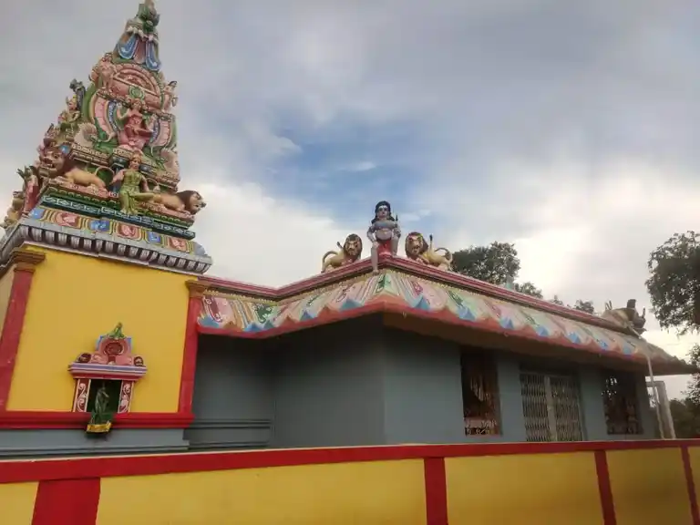 Arulmigu Ponniyamman Temple, Rautharampatti - 635602 அருள்மிகு பொன்னியம்மன் திருக்கோயில், ராவுத்தம்பட்டி - 635602, Thirupathur - Ancient Temple Architecture and History Image 4