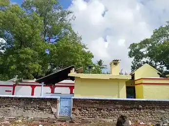 Arulmigu Ponvandhu Vinayagar And Mutharamman Temple, Manadu Thandapathu - 628209 அருள்மிகு பொன்வண்டு ஐயனார் திருக்கோயில், Manadu Thandapathu - 628209, Thoothukudi - Ancient Temple Architecture and History Image 3