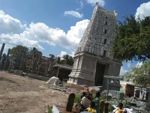 Arulmigu Ponvaratharaja Perumal Temple, Main Road, Rasipuram - 637408 அருள்மிகு பொன் வரதராஜப்பெருமாள் திருக்கோயில், Main Road, Rasipuram - 637408, Namakkal - Ancient Temple Architecture and History Image 4