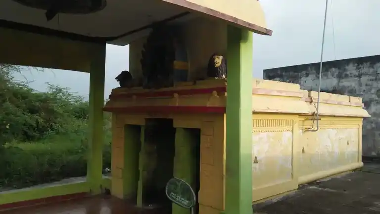 Arulmigu Poodevi Ponniyamman Temple, Out Side The Village, Nambakkam - 600120 அருள்மிகு பூதேவி பொன்னியம்மன் திருக்கோயில், Out Side The Village, Nambakkam - 600120, Tiruvallur - Ancient Temple Architecture and History Image 3