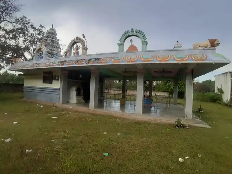 Arulmigu Poogavanathamman Temple, Narsampatti - 635901 அருள்மிகு பூங்காவனத்தம்மன் திருக்கோயில், நார்சாம்பட்டி - 635901, Thirupathur - Ancient Temple Architecture and History Image 3