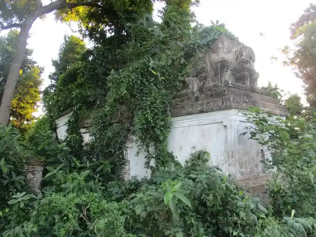 Arulmigu Poologanathasamy Temple, Chandhrasekapuram - 612804 அருள்மிகு பூலோகநாதசுவாமி திருக்கோயில், Chandhrasekapuram - 612804, Thiruvarur - Ancient Temple Architecture and History Image 2