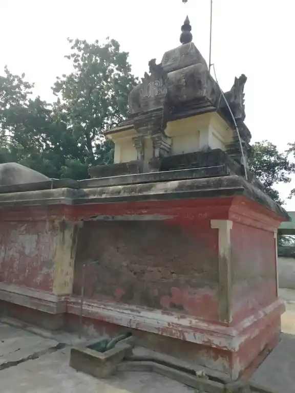Arulmigu Poomudi Hariharaputhra Iyyanar Temple, Poongunam, Panruti - 607106 அருள்மிகு பூமுடி அய்யனார் அரிகரபுத்திர ஐயனார் கோயில், Poongunam, Panruti - 607106, Cuddalore - Ancient Temple Architecture and History Image 3
