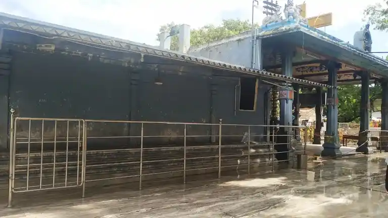 Arulmigu Poongavanathamman Alias Ankalaparameswari Temple, Putlur - 602025 அருள்மிகு பூங்காவனத்தம்மன் என்கிற அங்காளப்பரமேஸ்வரி திருக்கோயில், புட்லூர் - 602025, Tiruvallur - Ancient Temple Architecture and History Image 6