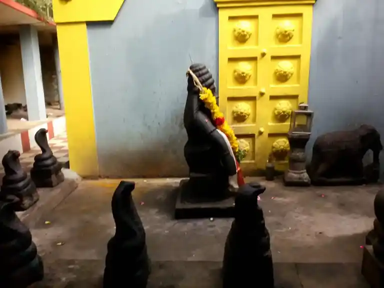 Arulmigu Poosastha Temple, Near Melkarai Ranger Office, Azhagiapandiapuram - 629851 அருள்மிகு பூசாஸ்தா திருக்கோயில், Near Melkarai Ranger Office - 629851, Kanyakumari - Ancient Temple Architecture and History Image 3