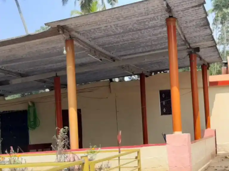 Arulmigu Poothamman Temple, Munchirai, Puthukadai - 629171