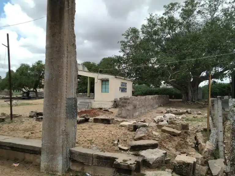 Arulmigu Pooventhiyanatha Samy Temple, Mariyoor - 623703 அருள்மிகு பூவேந்தியநாதசுவாமி திருக்கோயில், Mariyoor - 623703, Ramanathapuram - Ancient Temple Architecture and History Image 3