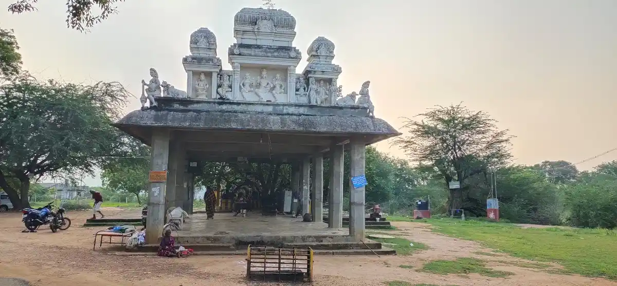 Arulmigu Porkudayar Temple, Mookudi - 614616 அருள்மிகு பொற்குடையார் திருக்கோயில், மூக்குடி அறந்தாங்கி வட்டம் - 614616, Pudukkottai - Ancient Temple Architecture and History Image 7