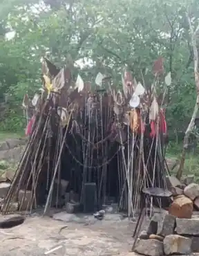 Arulmigu Pottakattu Ayyanar Temple, Keelavannariruppu - 630405 அருள்மிகு. பொட்டக்காட்டு அய்யனார் திருக்கோயில், Keelavannariruppu - 630405, Sivagangai - Ancient Temple Architecture and History Image 3