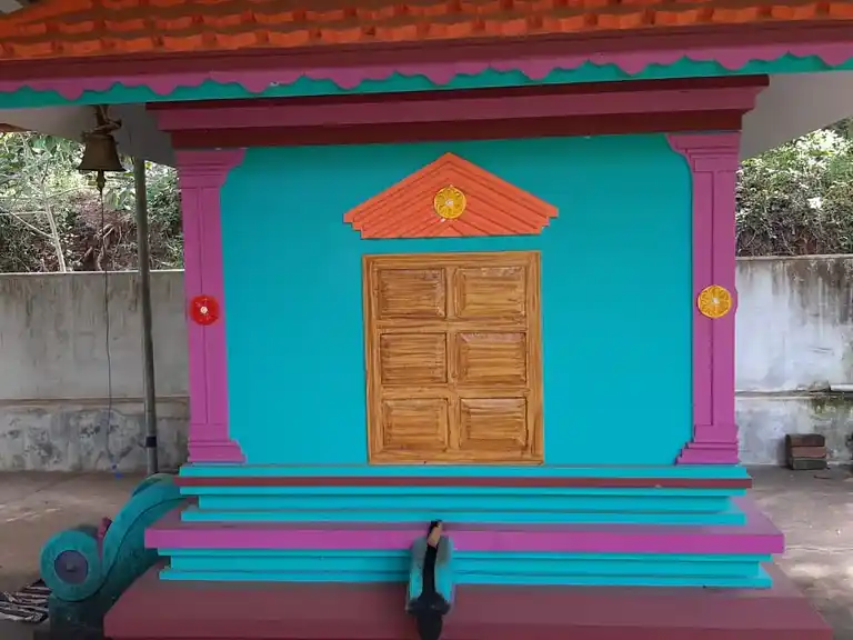 Arulmigu Potthaikadu Unni Sastha Temple, Kalluvilai, Pootraeti - 629157 அருள்மிகு பொத்தைக்காடு உண்ணி சாஸ்தா திருக்கோயில், Kalluvilai, Pootraeti - 629157, Kanyakumari - Ancient Temple Architecture and History Image 3