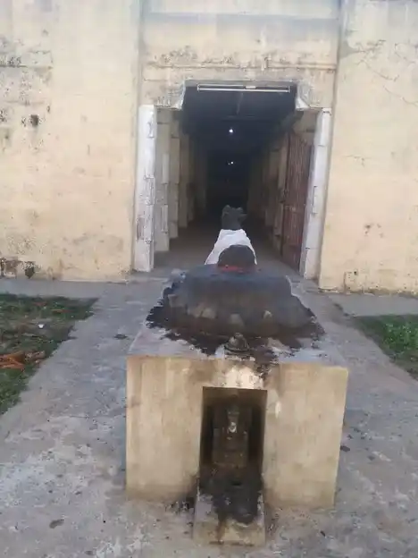 Arulmigu Pragatheeswarar Temple, Sripuranthan - 621701 Temple