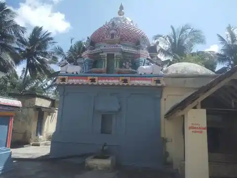 Arulmigu Prammapureswarar Temple, Illamathukudam, Illamathukudam - 609306 அ/மி.பிரம்மபூரீஸ்வரர் திருக்கோயில், Illamathukudam, Illamathukudam - 609306, Mayiladuthurai - Ancient Temple Architecture and History Image 4