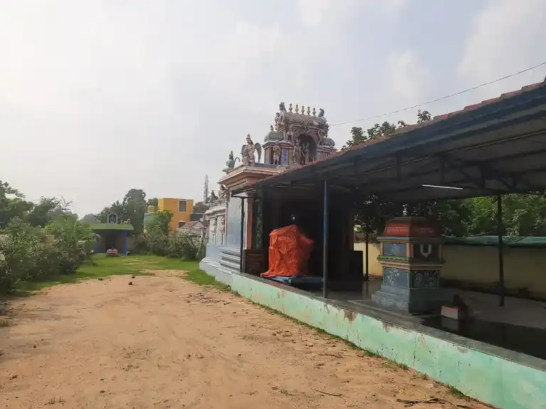 Arulmigu Prasanna Varadaraja Perumal Temple, Centre Of The Village, Vitchur - 600103 அருள்மிகு பிரசன்ன வரதராஜப்பெருமாள் திருக்கோயில், Centre Of The Village, Vitchur - 600103, Tiruvallur - Ancient Temple Architecture and History Image 2