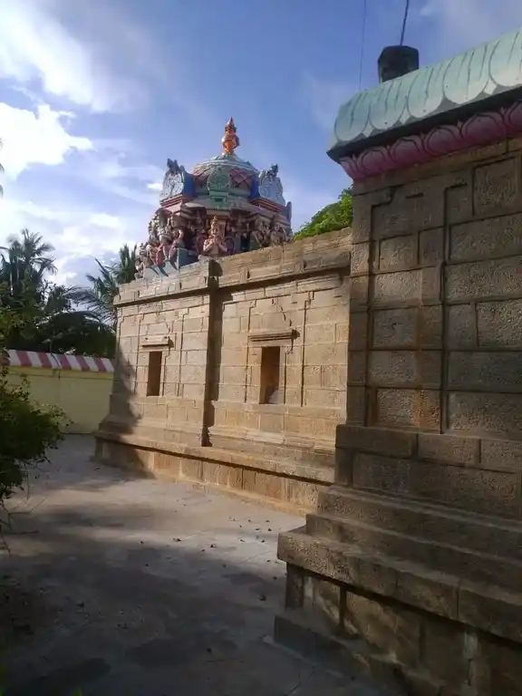 Arulmigu Prasanna Vengadesa Perumal Temple, Thogur - 613102 அருள்மிகு பிரசன்ன வெங்கடேசபெருமாள் திருக்கோயில், Thogur - 613102, Thanjavur - Ancient Temple Architecture and History Image 2