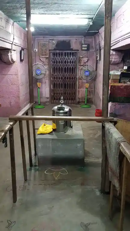 Arulmigu Prasanna Venkatachalapathy Temple, Akrakaram, Nenmeni - 626202 அருள்மிகு பிரசன்ன வெங்கடாசலபதி திருக்கோயில், அக்ரகாரம் தெரு, நென்மேனி கிராமம் - 626202, Virudhunagar - Ancient Temple Architecture and History Image 3