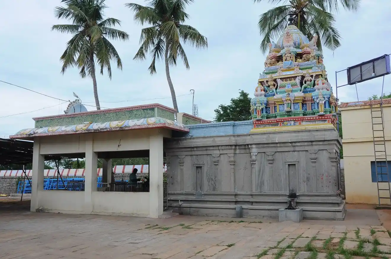 Arulmigu Prasanna Venkatramanaswamy Temple, Chinna Thirupathi, Karuvalli - 636305 அருள்மிகு பிரசன்ன வெங்கட்ரமண சுவாமி திருக்கோயில், சின்ன திருப்பதி, Kaaruvalli - 636305, Salem - Ancient Temple Architecture and History Image 5