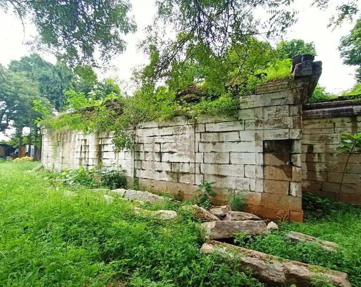 Arulmigu Prayogavaradharajaperumal Temple, Manalurpettai - 605754 அருள்மிகு பிரயோக வரதராஜப்பெருமாள் திருக்கோயில், மணலூர்பேட்டை - 605754, Kallakurichi - Ancient Temple Architecture and History Image 4