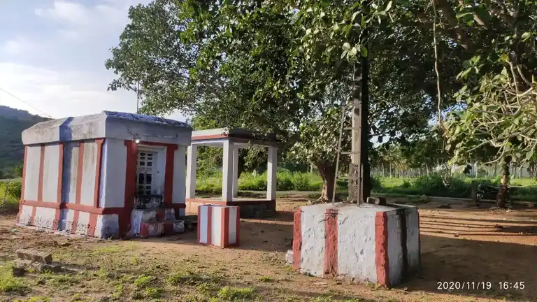 Arulmigu Prumal Temple, Seemanoothu - 625532 அருள்மிகு பெருமாள் திருக்கோயில், Seemanoothu - 625532, Madurai - Ancient Temple Architecture and History Image 4