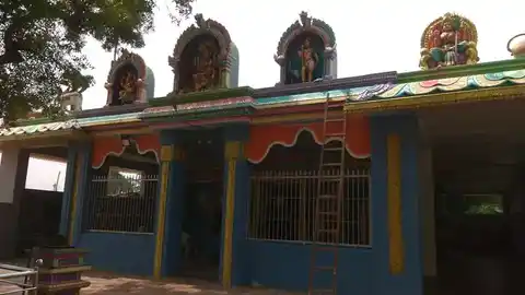Arulmigu Pudradi Mariyamman Temple, Aharadhanur - 609302 அருள்மிகு புற்றடி மாரியம்மன் திருக்கோயில், Agara Athanur - 609302, Mayiladuthurai - Ancient Temple Architecture and History Image 2