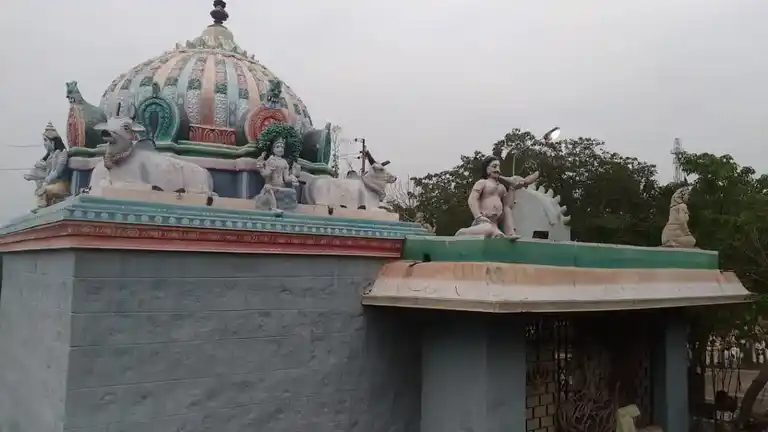 Arulmigu Pudugaikaattu Ayyanar Temple, Melapputhuvayal - 622502 அருள்மிகு புதுகை காட்டு அய்யனார் திருக்கோயில், Melapputhuvayal - 622502, Pudukkottai - Ancient Temple Architecture and History Image 4