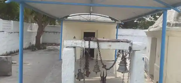 Arulmigu Pukkarandisamy Temple, Nanjaikalakurichi - 639002 அருள்மிகு புக்கராண்டி சாமி திருக்கோயில், Nanjaikalakurichi - 639002, Karur - Ancient Temple Architecture and History Image 2