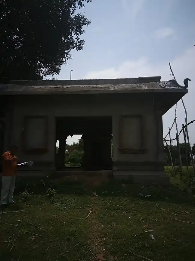 Arulmigu Pukulathiamman Temple, Ukkatai - 614401 அருள்மிகு பூங்குளத்தியம்மன் திருக்கோயில், Ukkatai - 614401, Thanjavur - Ancient Temple Architecture and History Image 3