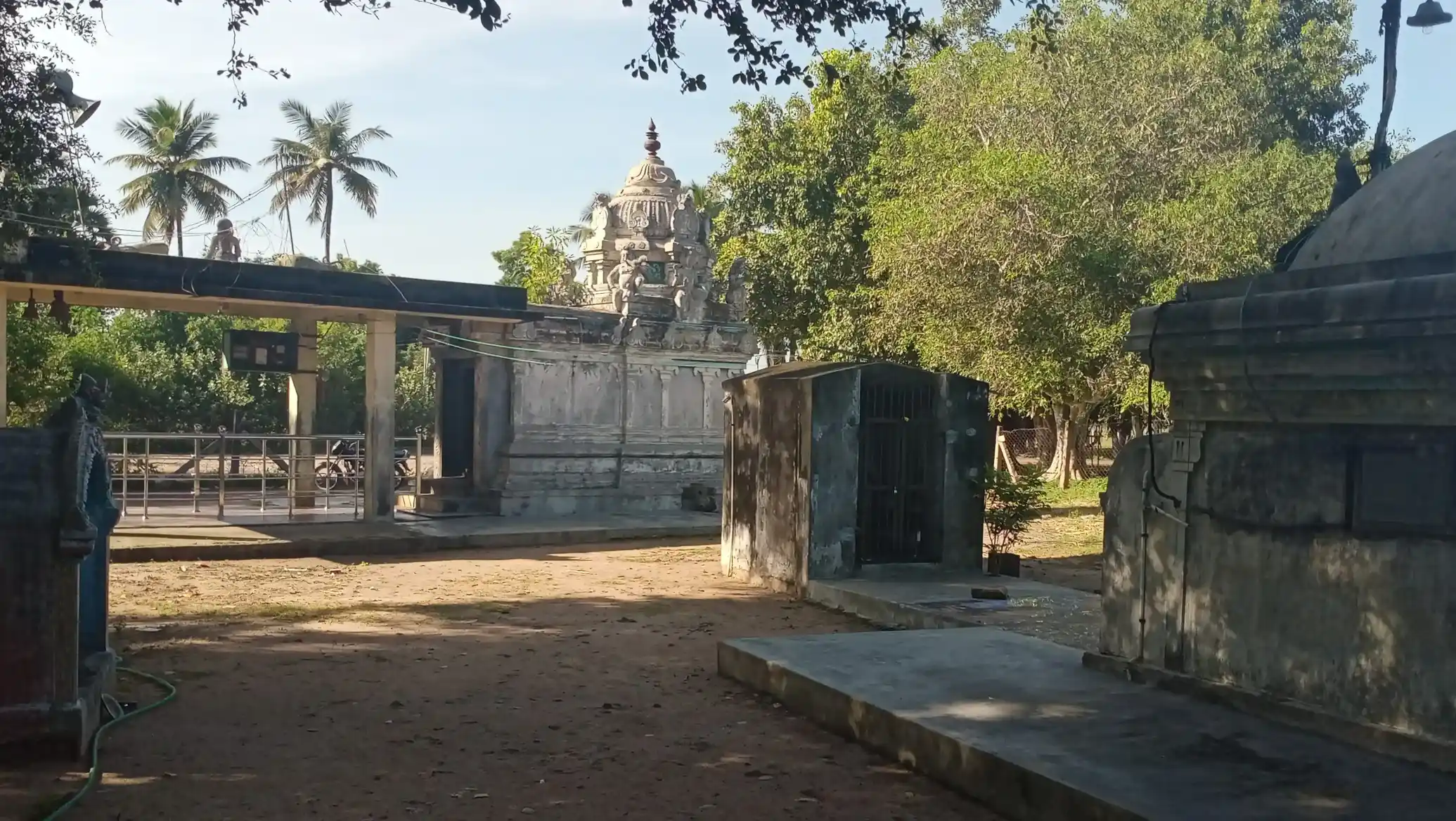 Arulmigu Pulikanda Ayyanar Temple, Etakeelaiyaur - 614013 அருள்மிகு புலிகண்டஅய்யனார் திருக்கோயில், Etakeelaiyaur - 614013, Thiruvarur - Ancient Temple Architecture and History Image 4