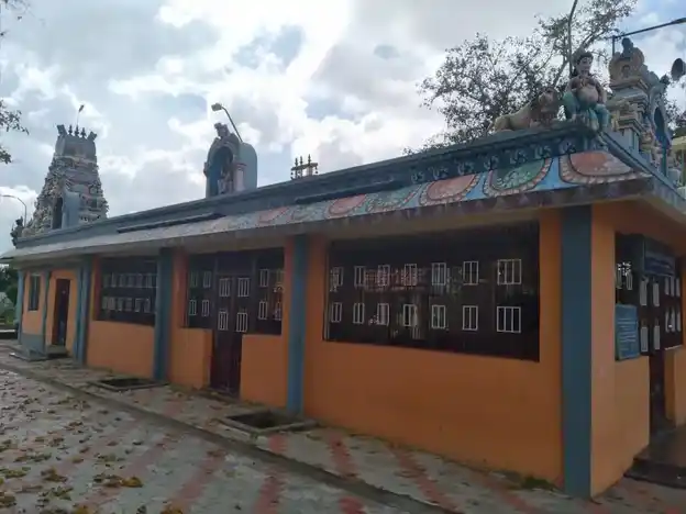 Arulmigu Pulikkutthi Amman Temple, Sengamaari - 622202 அருள்மிகு புலிகுத்திஅம்மன் திருக்கோயில், செங்கமாரி, அறந்தாங்கி வட்டம் - 622202, Pudukkottai - Ancient Temple Architecture and History Image 3