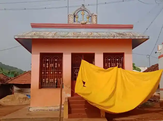 Arulmigu Pulikuththi Ayyanar Temple, Minnamalaipatti, Minnamalaipatti - 630211 அருள்மிகு புலிக்குத்தி அய்யனார் திருக்கோயில், Minnamalaipatti, Minnamalaipatti - 630211, Sivagangai - Ancient Temple Architecture and History Image 2