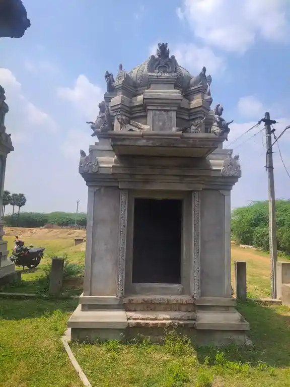 Arulmigu Pullani Ayyanar Temple, Kattampoor - 630210 அருள்மிகு. புல்லணிஅய்யனார் திருக்கோயில், Kattampoor - 630210, Sivagangai - Ancient Temple Architecture and History Image 3