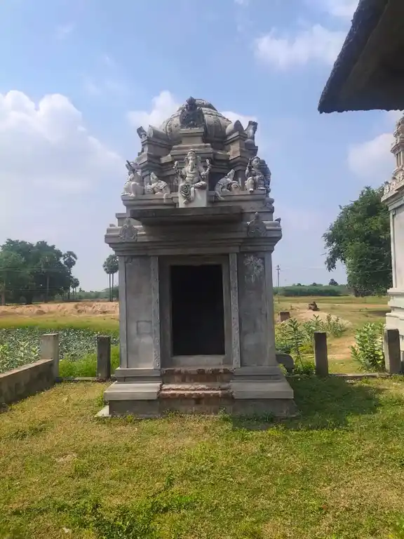 Arulmigu Pullani Ayyanar Temple, Kattampoor - 630210 அருள்மிகு. புல்லணிஅய்யனார் திருக்கோயில், Kattampoor - 630210, Sivagangai - Ancient Temple Architecture and History Image 4