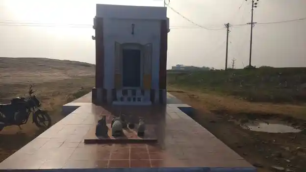 Arulmigu Punalmaalai Soodumperumal Temple, Village Out Side, Paraikulam - 627351 அருள்மிகு புனல்மாலை சூடும் பெருமாளையன் சாஸ்தா திருக்கோயில், Village Out Side, பாறைகுளம் - 627351, Tirunelveli - Ancient Temple Architecture and History Image 5