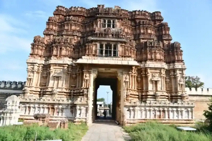 Arulmigu Pundarikatcha Perumal Temple, Mannachanallur, Anbil - 621009