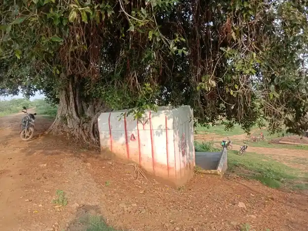 Arulmigu Pungulathu Ayyanar Temple, Vadakku Venganallur - 626127 அருள்மிகு புதுக்குளம் அய்யனார் திருக்கோயில், வடக்குவெங்காநல்லுர் - 626127, Virudhunagar - Ancient Temple Architecture and History Image 5