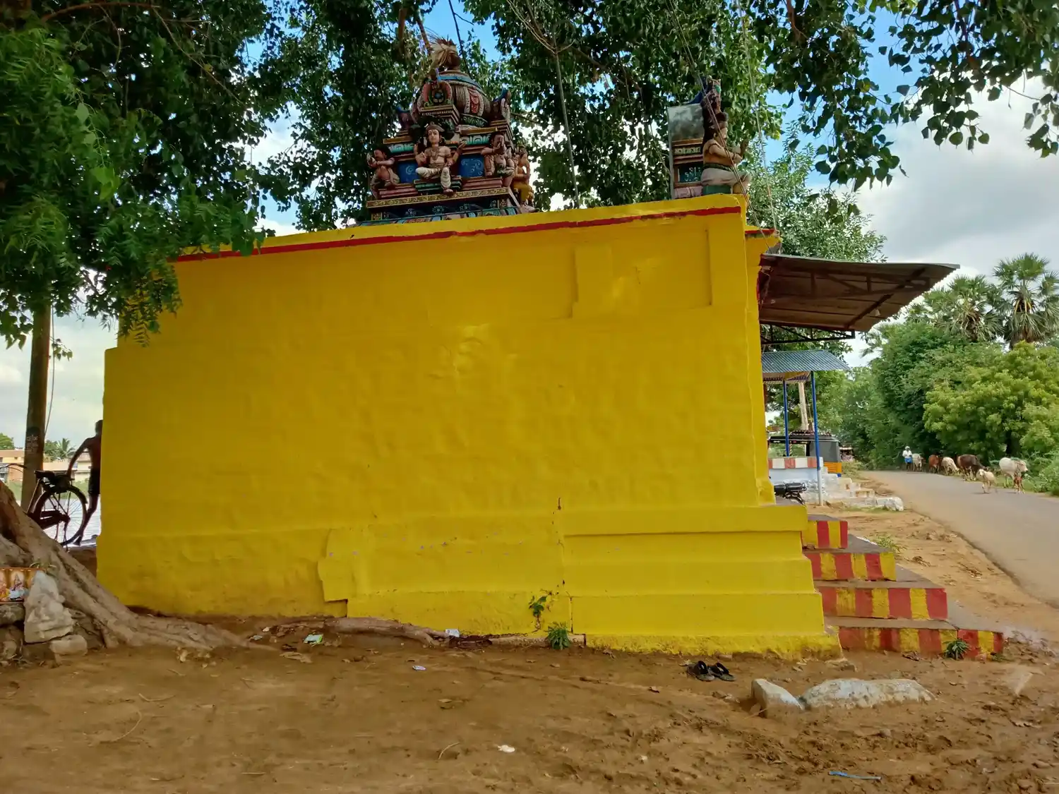 Arulmigu Punnai Vinayagar Temple, Near By Pond, Vaagai Kulam - 627754