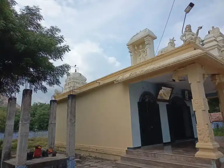 Arulmigu Punuku Karauppasamy Temple, Peraiyur - 625703 Temple