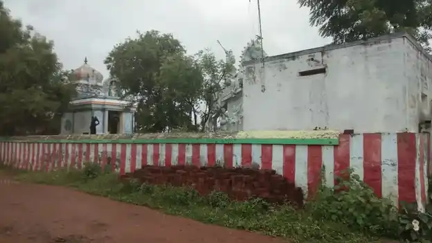 Arulmigu Purakkudi Kaatharudaiya Ayyanar Temple, Kurichi - 623702 அருள்மிகு புறக்கொடிகாத்த அய்யனார் திருக்கோயில், Kurichi - 623702, Sivagangai - Ancient Temple Architecture and History Image 4
