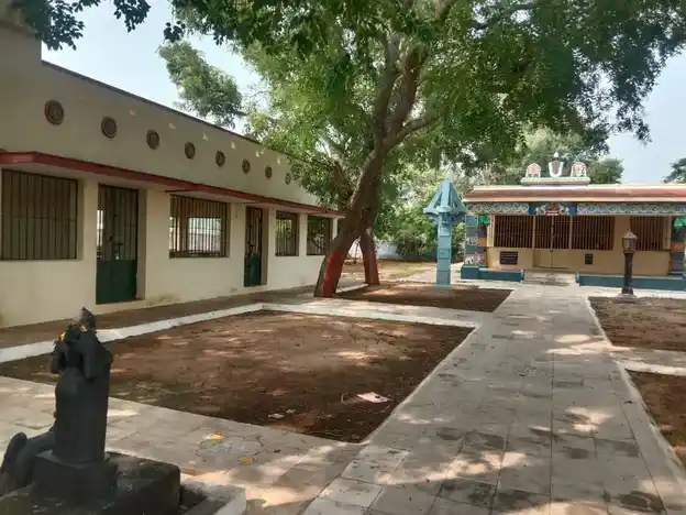 Arulmigu Purasambarai Karuppanasamy Temple, Samanthapuram - 626117 அருள்மிகு புரசம்பாறை கருப்பணசுவாமி திருக்கோயில், சம்மந்தபுரம் - 626117, Virudhunagar - Ancient Temple Architecture and History Image 2