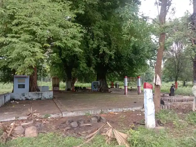 Arulmigu Purasambarai Karuppanasamy Temple, Samanthapuram - 626117 அருள்மிகு புரசம்பாறை கருப்பணசுவாமி திருக்கோயில், சம்மந்தபுரம் - 626117, Virudhunagar - Ancient Temple Architecture and History Image 4