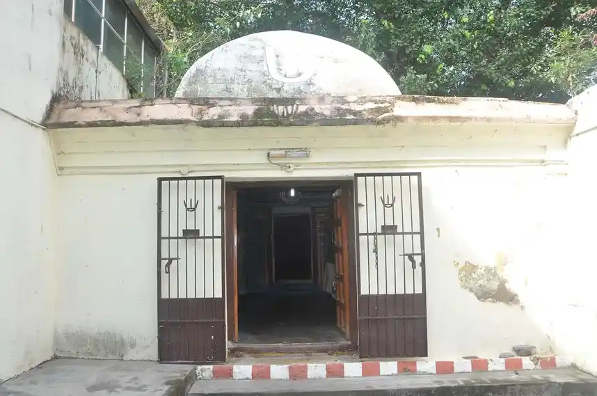Arulmigu Purathalvai Temple, Kumbakonam - 612001 அருல்மிகு கூரதவர் கோயில், Kumbakonam - 612001, Thanjavur - Ancient Temple Architecture and History Image 2