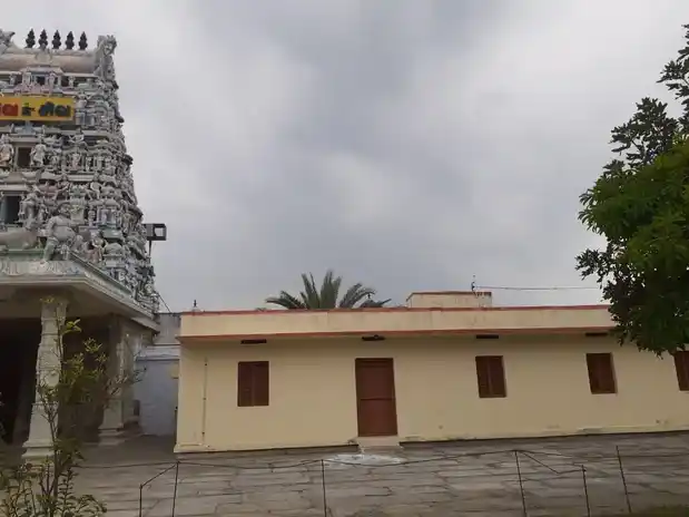 Arulmigu Pushbhavaneshwar Temple, Avalpoondurai - 638115 அருள்மிகு புக்ஷ்பவனேஸ்வரர், தாமோதரப்பெருமாள் திருக்கோயில், Avalpoondurai - 638115, Erode - Ancient Temple Architecture and History Image 4