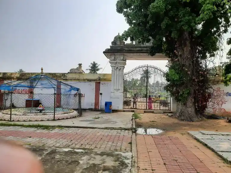 Arulmigu Pushparatheshwarar Temple, Gnayiru - 601204 அருள்மிகு புஷ்பரதேஸ்வரர் திருக்கோயில், ஞாயிறு - 601204, Tiruvallur - Ancient Temple Architecture and History Image 2