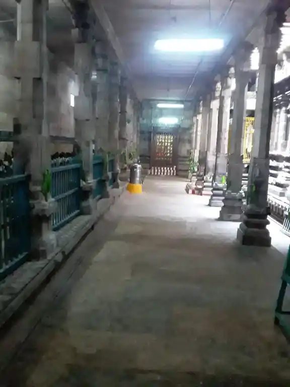 Arulmigu Pushpavaneswarar Temple, Thiruppuvanam - 630611 அருள்மிகு புஷ்பவனேஸ்வரர் திருக்கோயில், Thiruppuvanam - 630611, Sivagangai - Ancient Temple Architecture and History Image 2