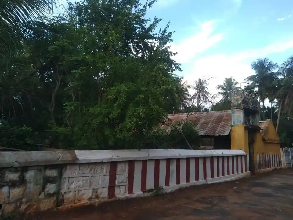 Arulmigu Pushpavaneswarar Temple, Varadharajapuram - 621215 Arulmigu Pushpavaneswarar Temple, Varadharajapuram - 621215, Thiruchirappalli - Ancient Temple Architecture and History Image 2