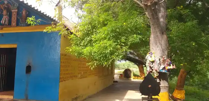 Arulmigu Puthadi Karuppannaswamy Temple, Vathalai - 621204 Arulmigu Puthadi karuppannaswamy Temple, Vathalai - 621204, Thiruchirappalli - Ancient Temple Architecture and History Image 3